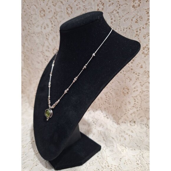 EUC Silpada Daintree Sterling Silver Necklace w/Green Stone Pendant - Picture 2 of 6